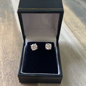 2.50CT  Simulated Diamond 14K solid white gold Earrings Screw-back Studs